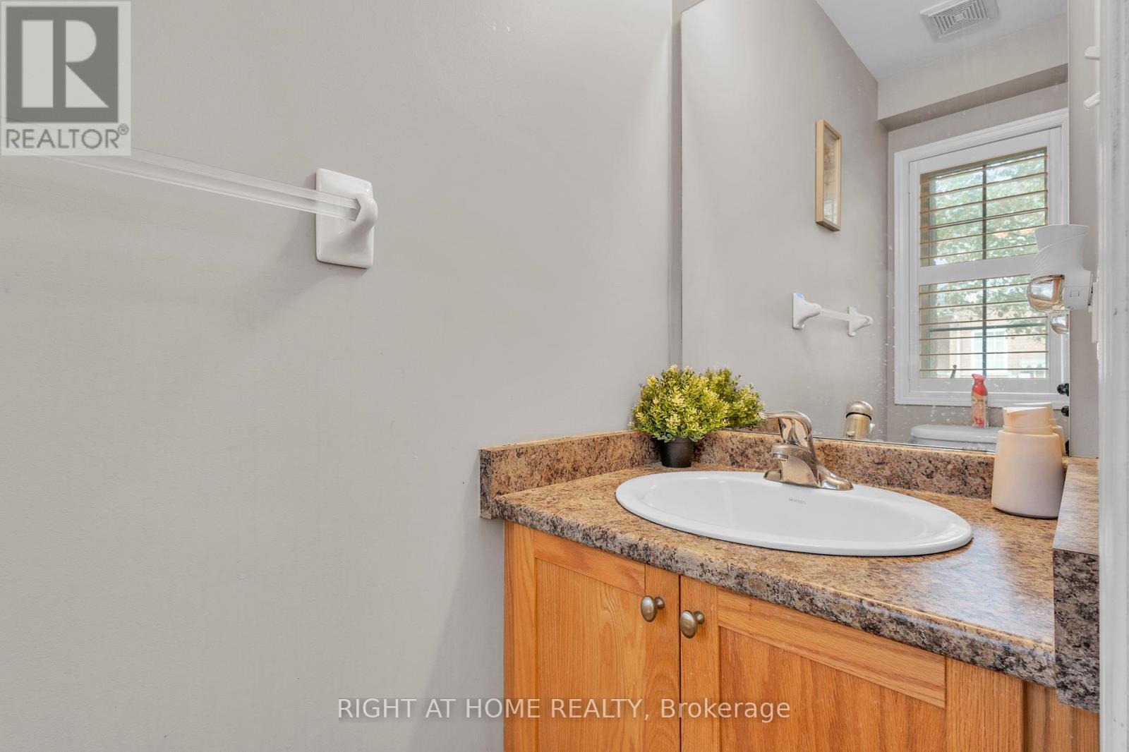 170 Dewitt Road, Hamilton, Ontario  L8E 0B4 - Photo 24 - X12462062