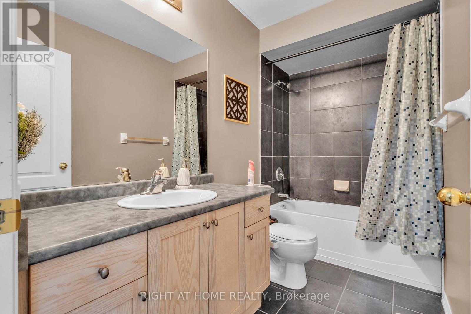 170 Dewitt Road, Hamilton, Ontario  L8E 0B4 - Photo 35 - X12462062