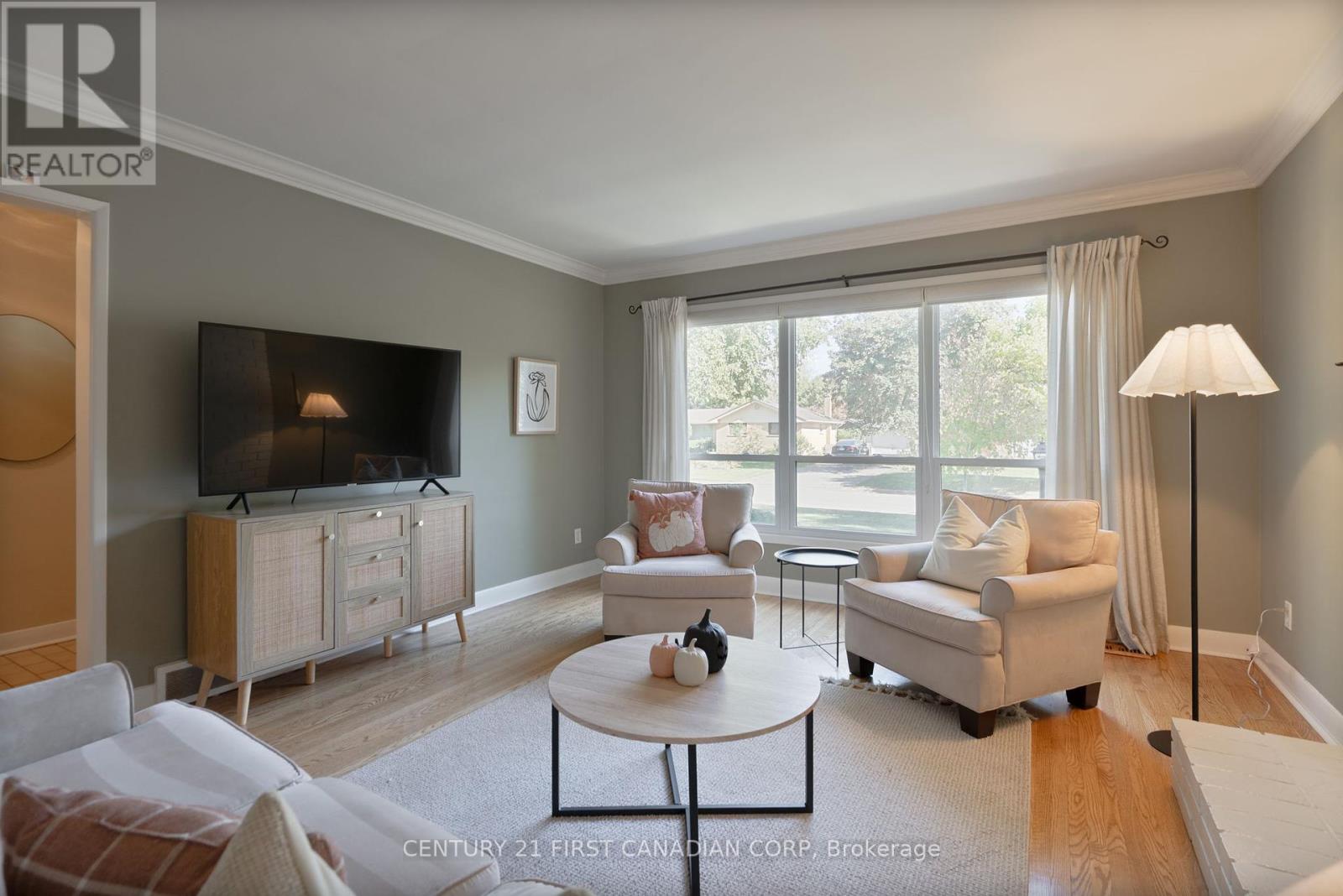 86 Mcleod Crescent, London North, Ontario  N5X 1S8 - Photo 7 - X12462126