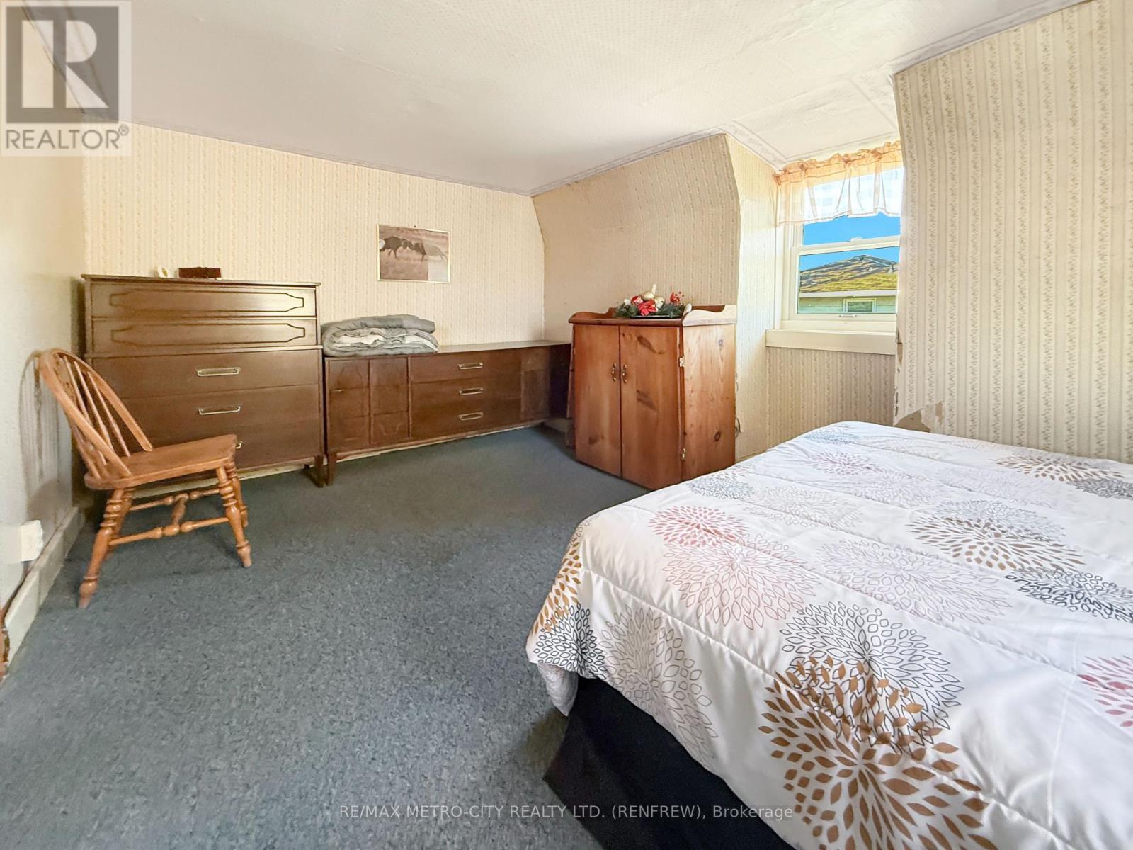 330 Mclean Street, Renfrew, Ontario  K7V 1B3 - Photo 16 - X12462096