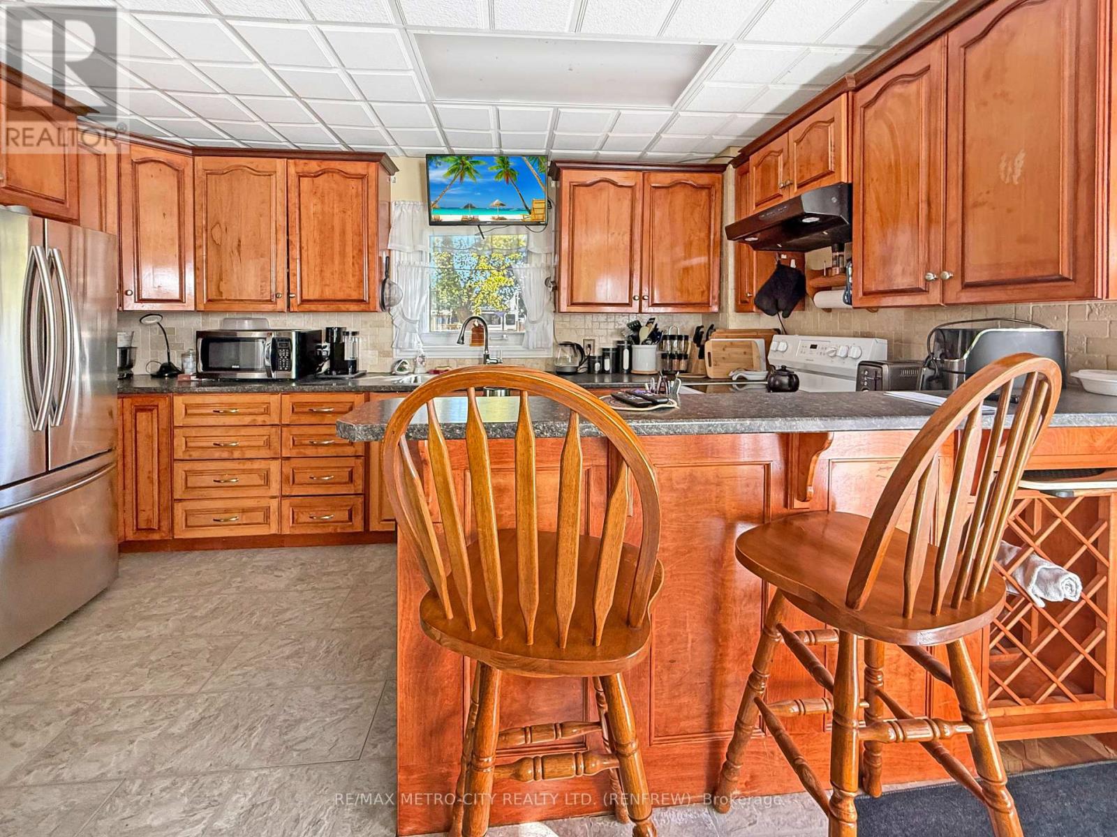 330 Mclean Street, Renfrew, Ontario  K7V 1B3 - Photo 4 - X12462096