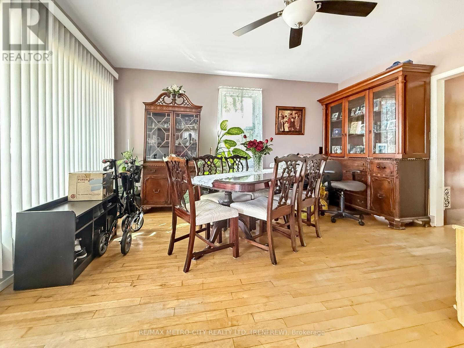 330 Mclean Street, Renfrew, Ontario  K7V 1B3 - Photo 9 - X12462096