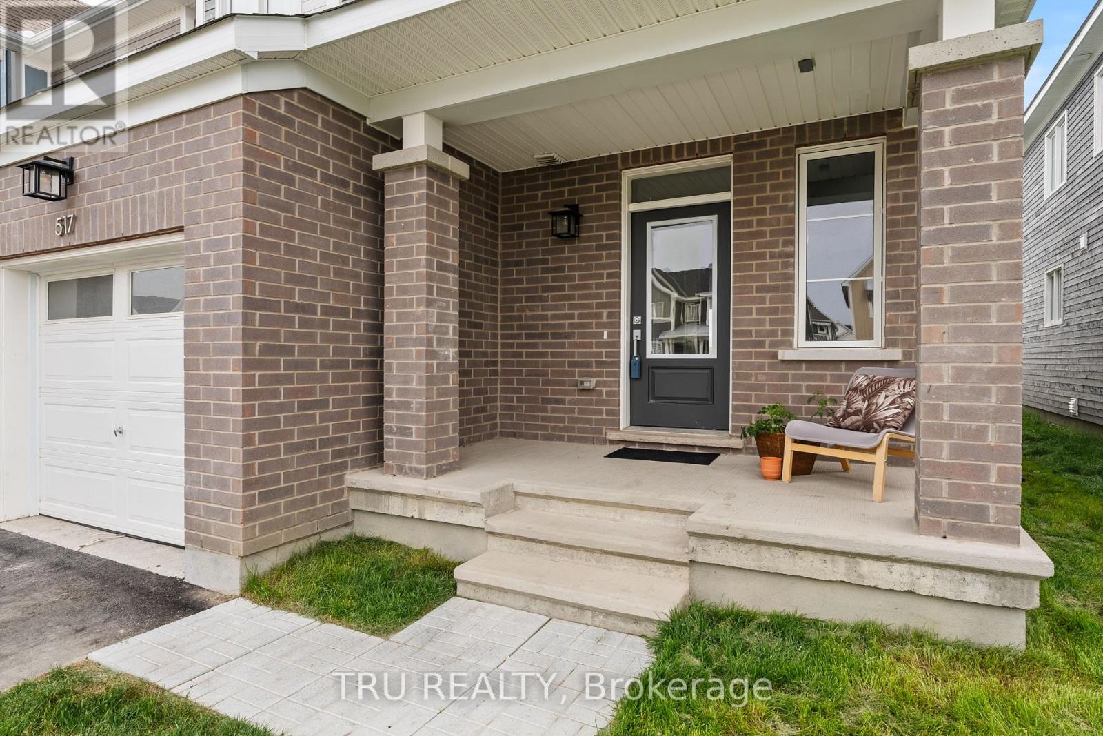 517 Oldenburg Avenue, Ottawa, Ontario  K0A 2Z0 - Photo 2 - X12462105