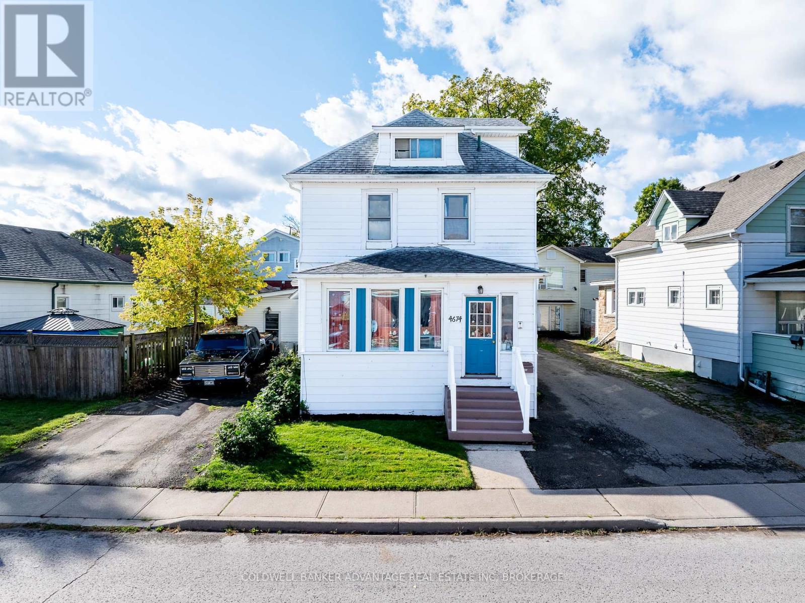 4674 Ryerson Crescent, Niagara Falls (Downtown), Ontario  L2E 1E5 - Photo 1 - X12462122