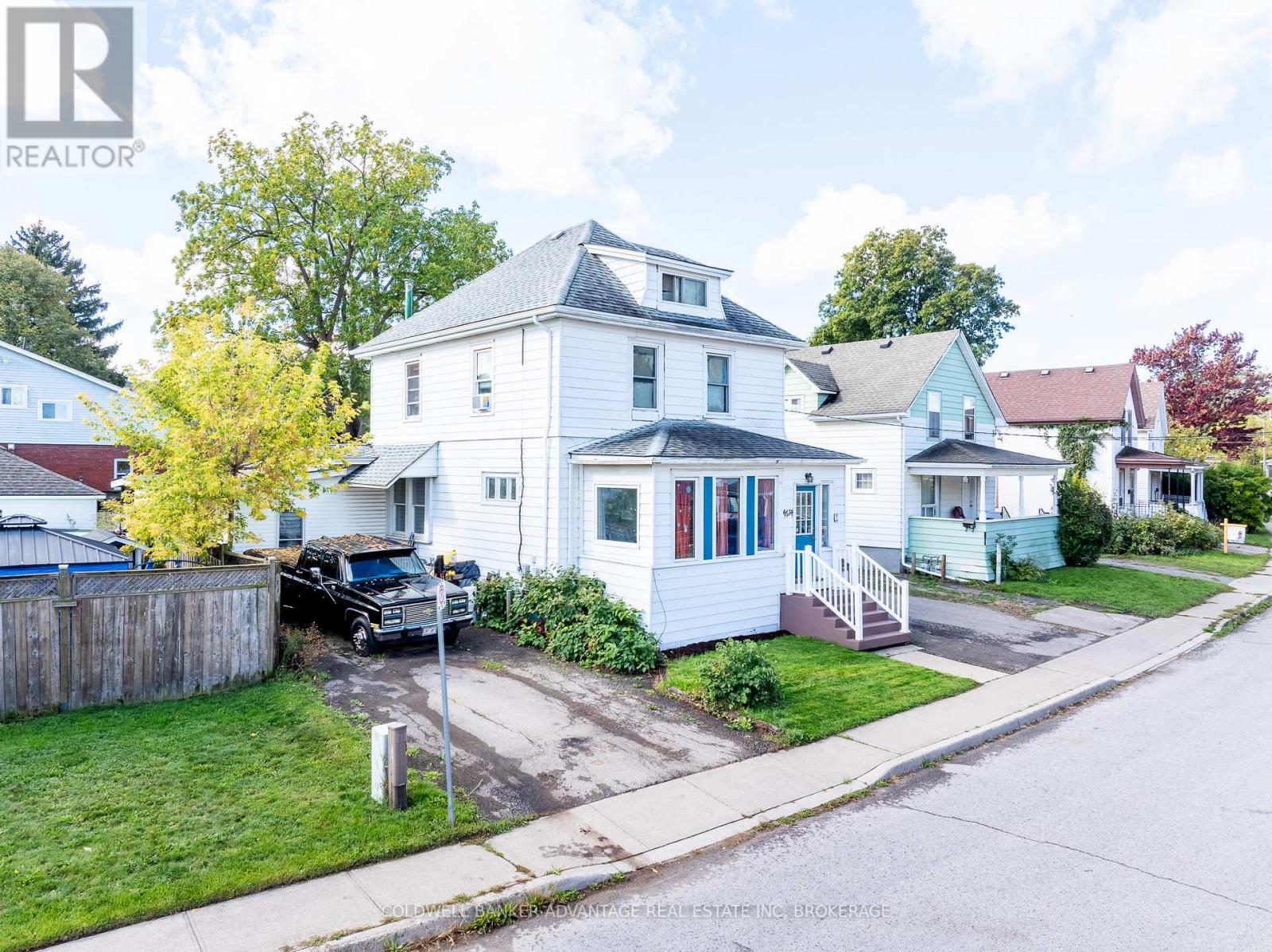 4674 Ryerson Crescent, Niagara Falls (Downtown), Ontario  L2E 1E5 - Photo 2 - X12462122