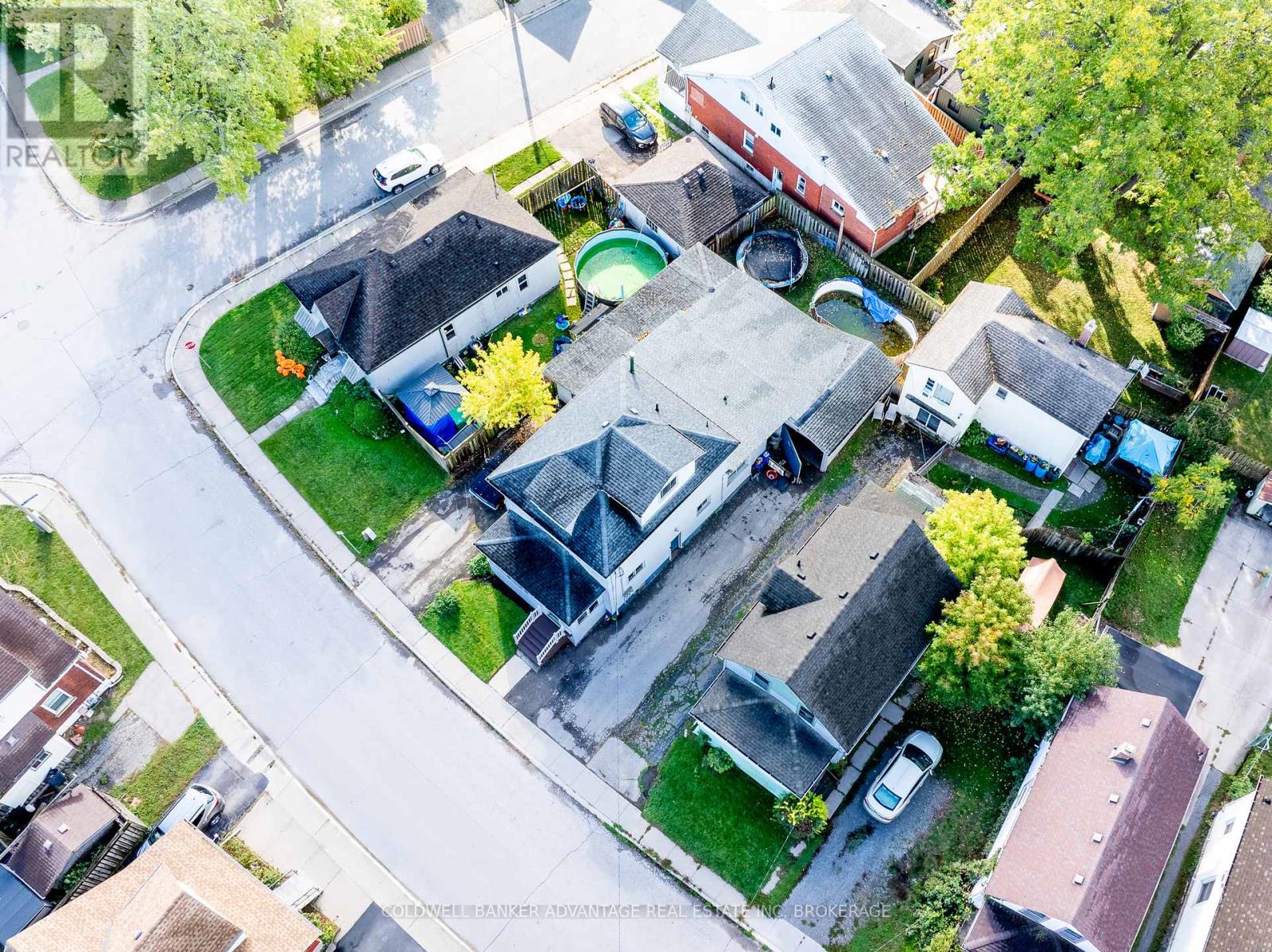 4674 Ryerson Crescent, Niagara Falls (Downtown), Ontario  L2E 1E5 - Photo 4 - X12462122