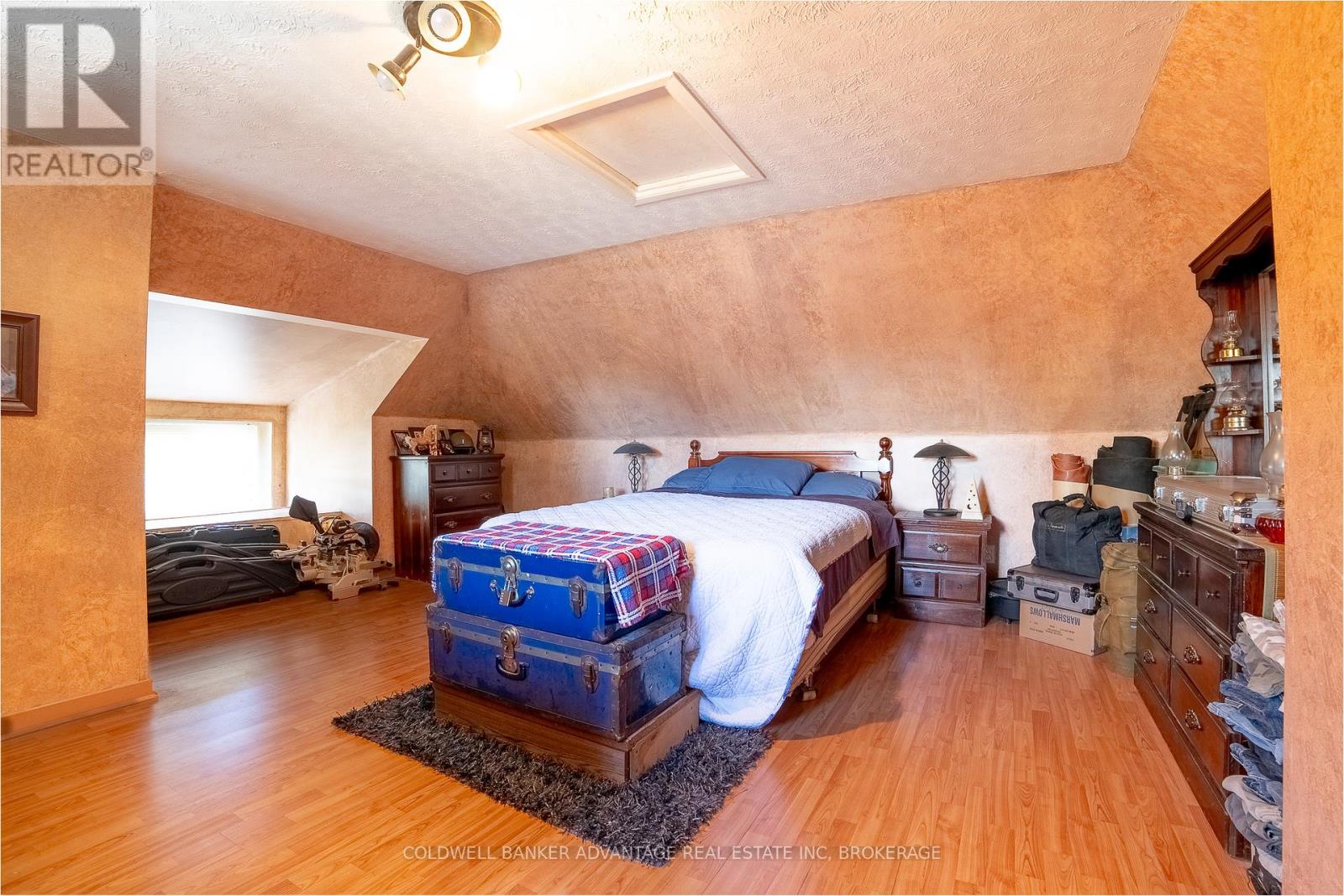 4674 Ryerson Crescent, Niagara Falls (Downtown), Ontario  L2E 1E5 - Photo 7 - X12462122