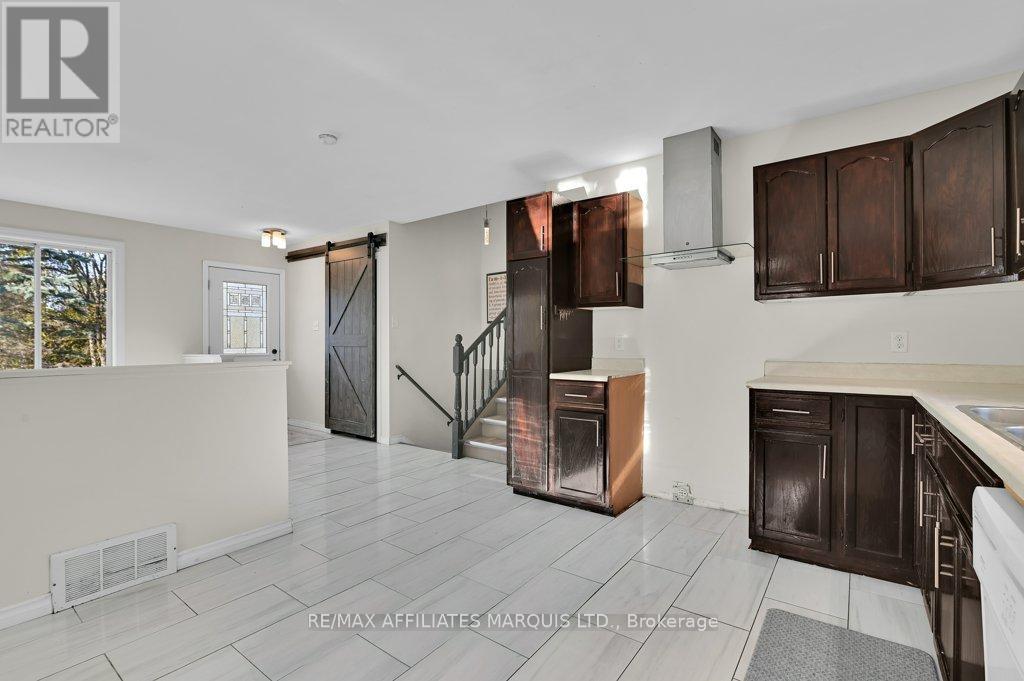 21450 Concession 10 Road, South Glengarry, Ontario  K0C 1A0 - Photo 10 - X12462124