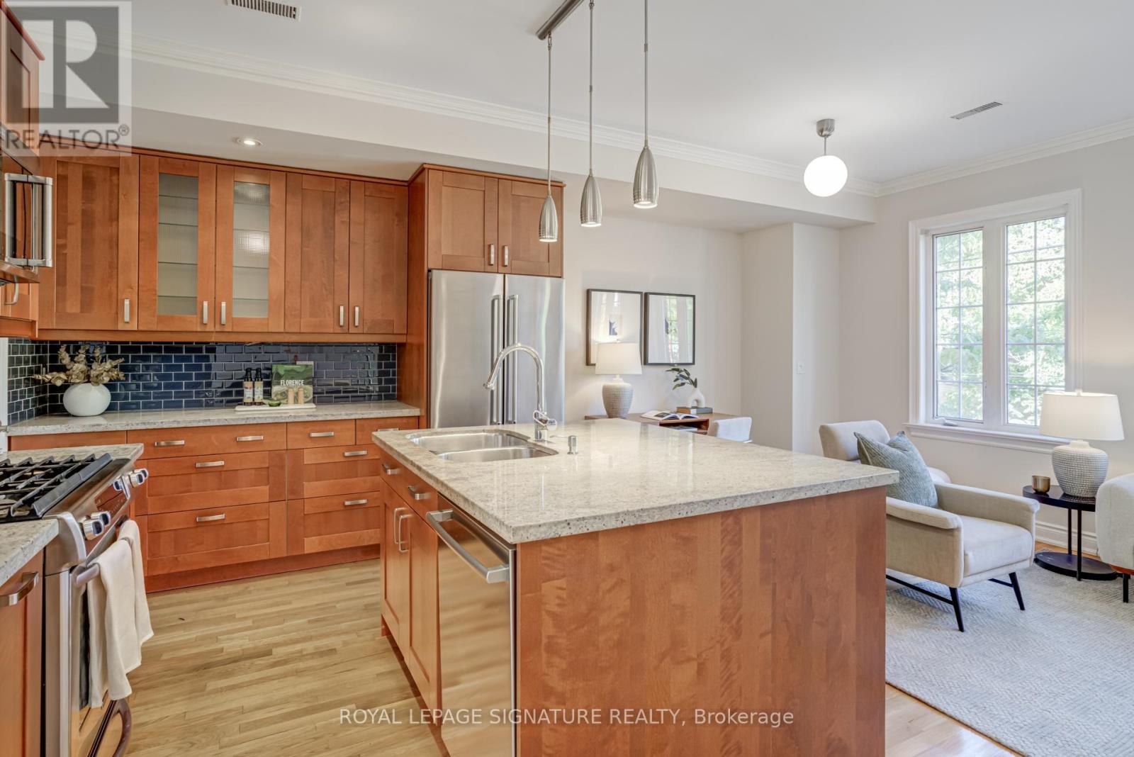 1015b College Street, Toronto, Ontario  M6H 1A8 - Photo 11 - C12462092