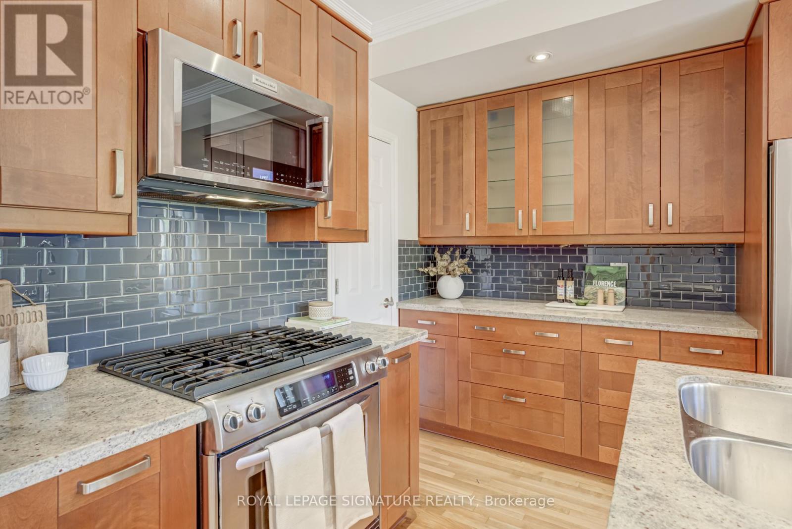 1015b College Street, Toronto, Ontario  M6H 1A8 - Photo 17 - C12462092