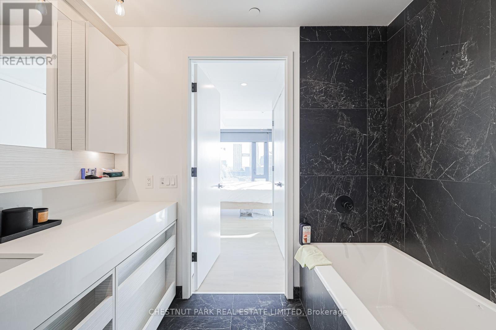 1204 - 505 Richmond Street W, Toronto, Ontario  M5V 1Y3 - Photo 24 - C12462113