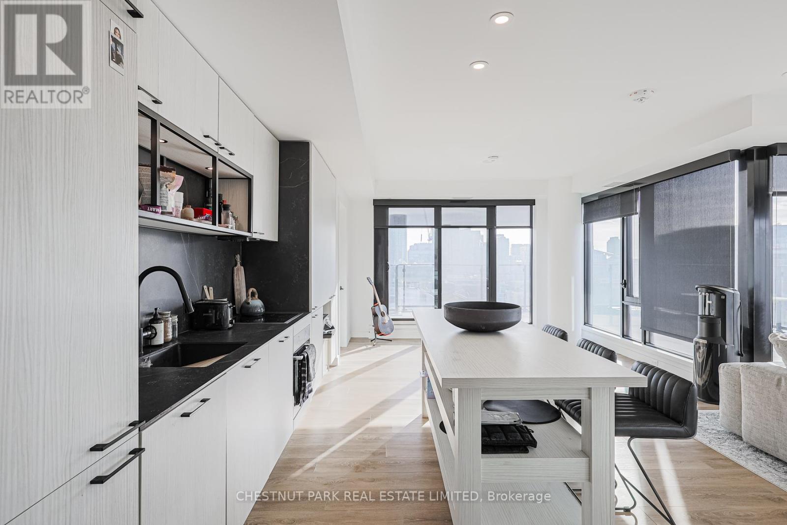 1204 - 505 Richmond Street W, Toronto, Ontario  M5V 1Y3 - Photo 5 - C12462113