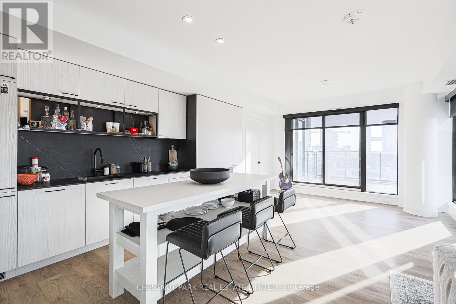 1204 - 505 Richmond Street W, Toronto, Ontario  M5V 1Y3 - Photo 6 - C12462113