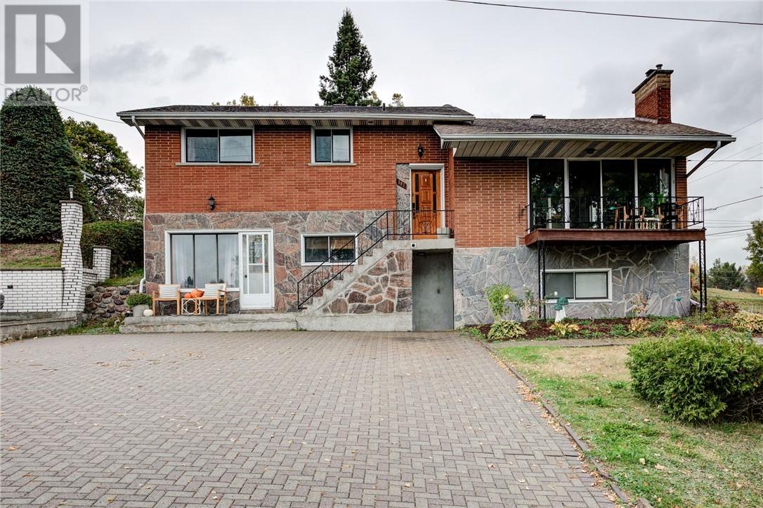 107 Main Street W, Chelmsford, Ontario  P0M 1L0 - Photo 2 - 2125223