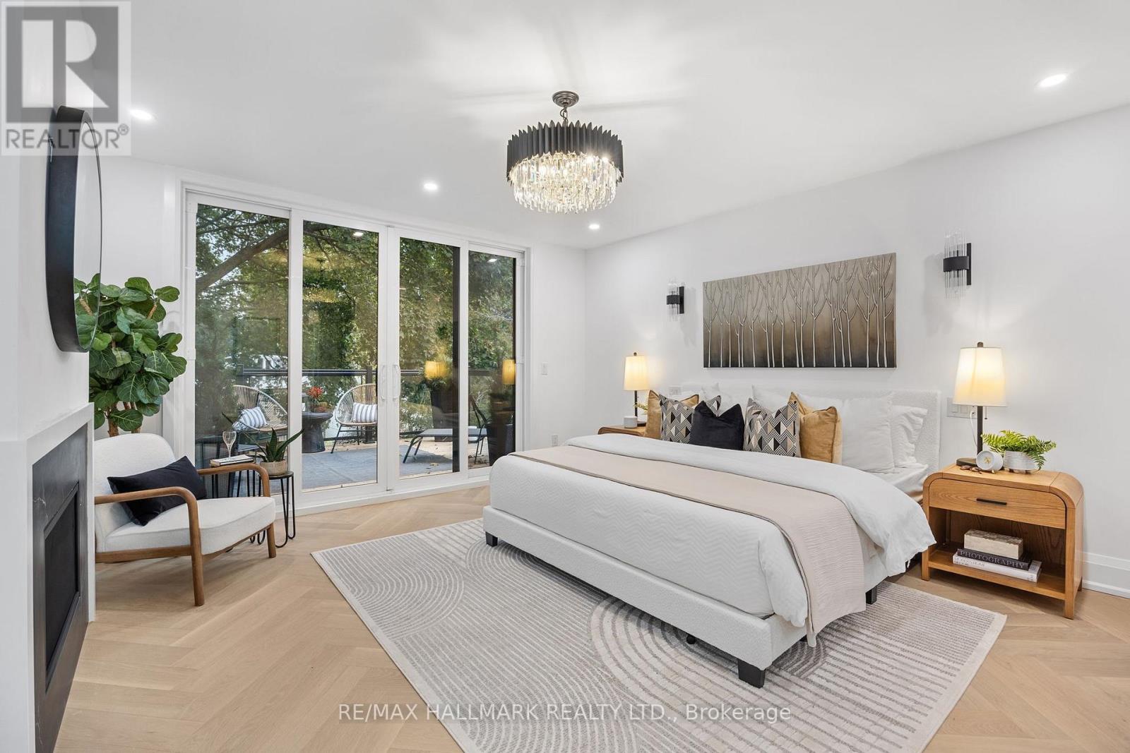 98 Hogarth Avenue, Toronto, Ontario  M4K 1K4 - Photo 11 - E12462093