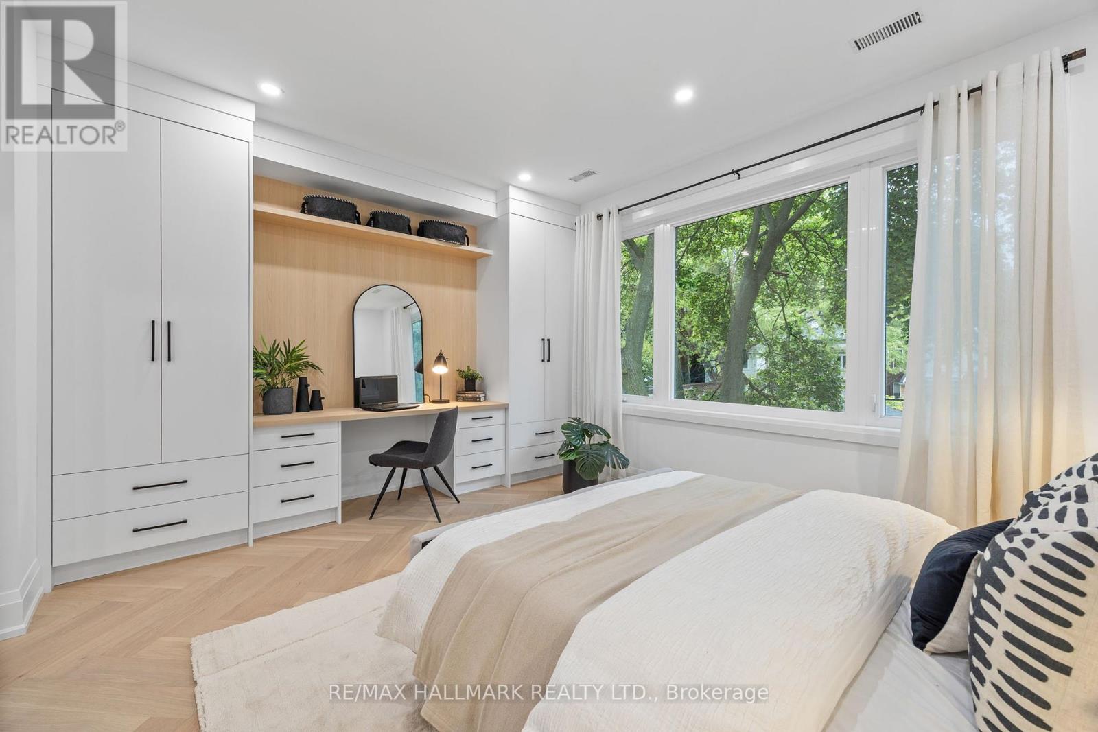 98 Hogarth Avenue, Toronto, Ontario  M4K 1K4 - Photo 17 - E12462093
