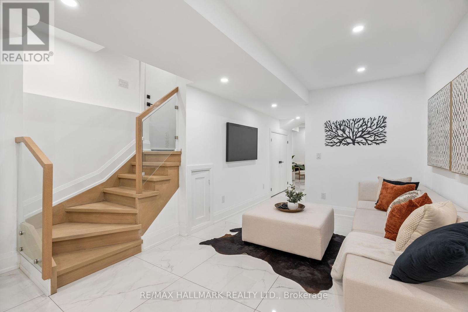 98 Hogarth Avenue, Toronto, Ontario  M4K 1K4 - Photo 23 - E12462093