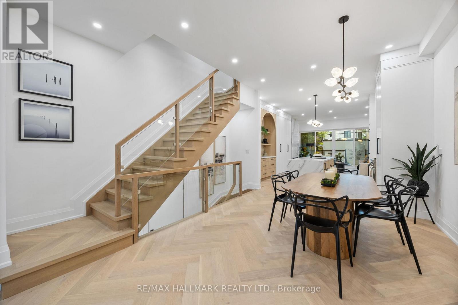98 Hogarth Avenue, Toronto, Ontario  M4K 1K4 - Photo 9 - E12462093