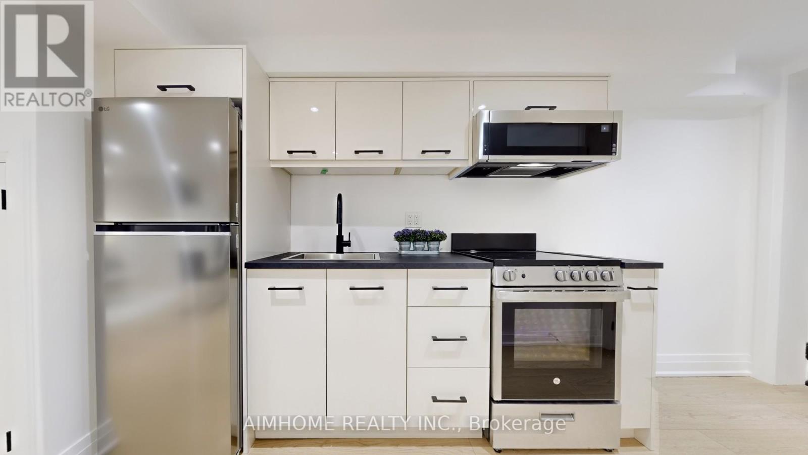 38 Sparkhall Avenue, Toronto, Ontario  M4K 1G5 - Photo 33 - E12462098
