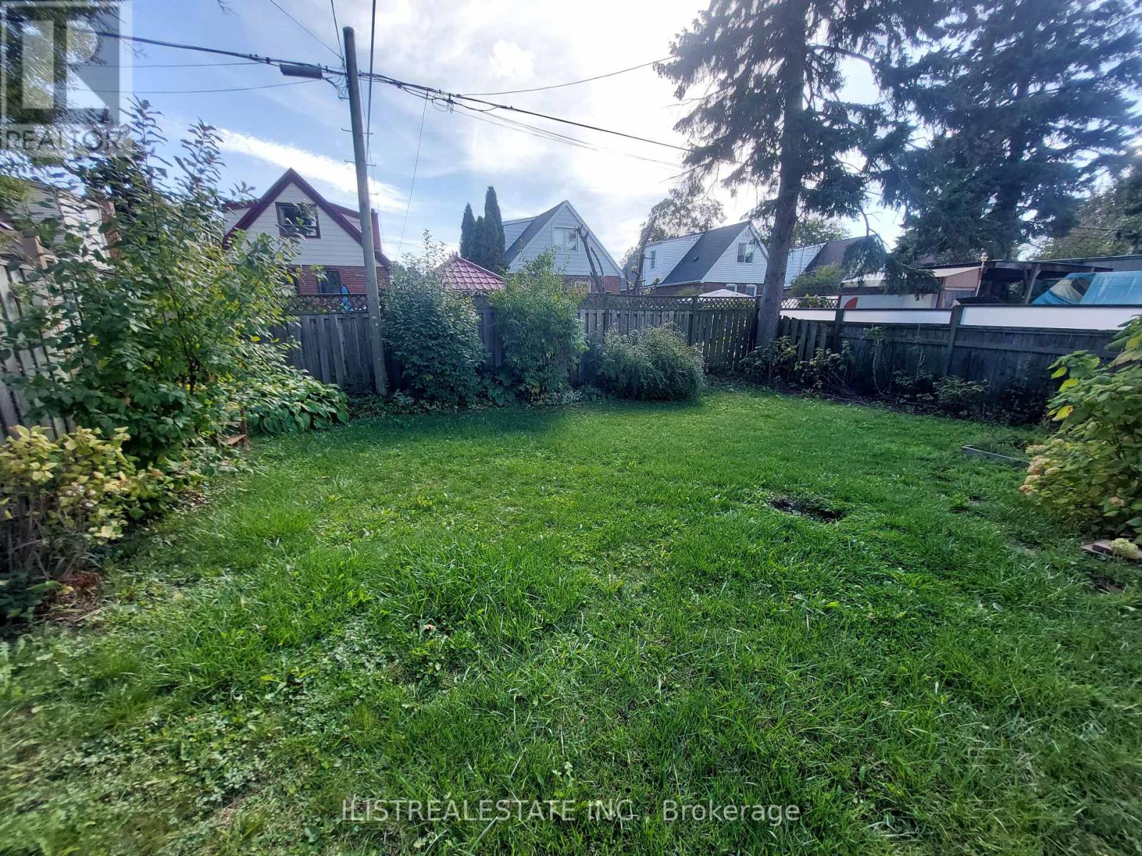 29 Holland Avenue, Toronto, Ontario  M4B 2C4 - Photo 4 - E12462100