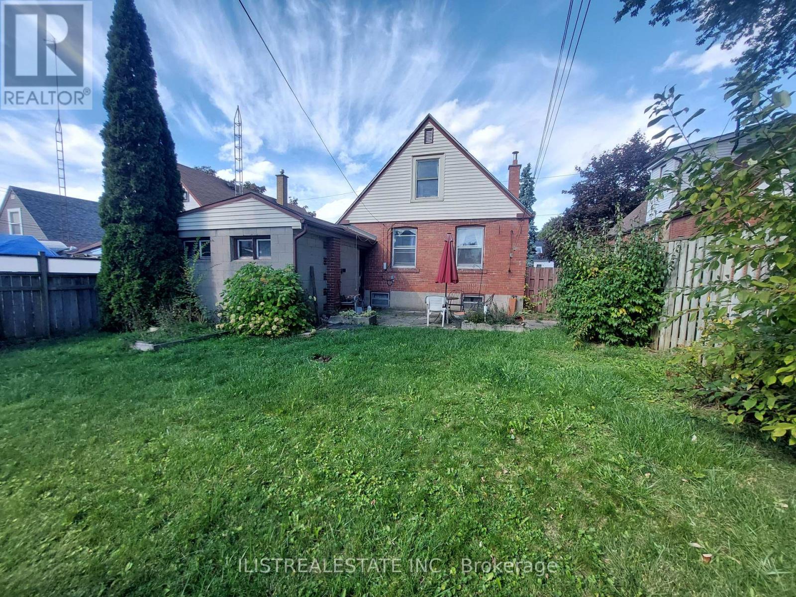 29 Holland Avenue, Toronto, Ontario  M4B 2C4 - Photo 5 - E12462100