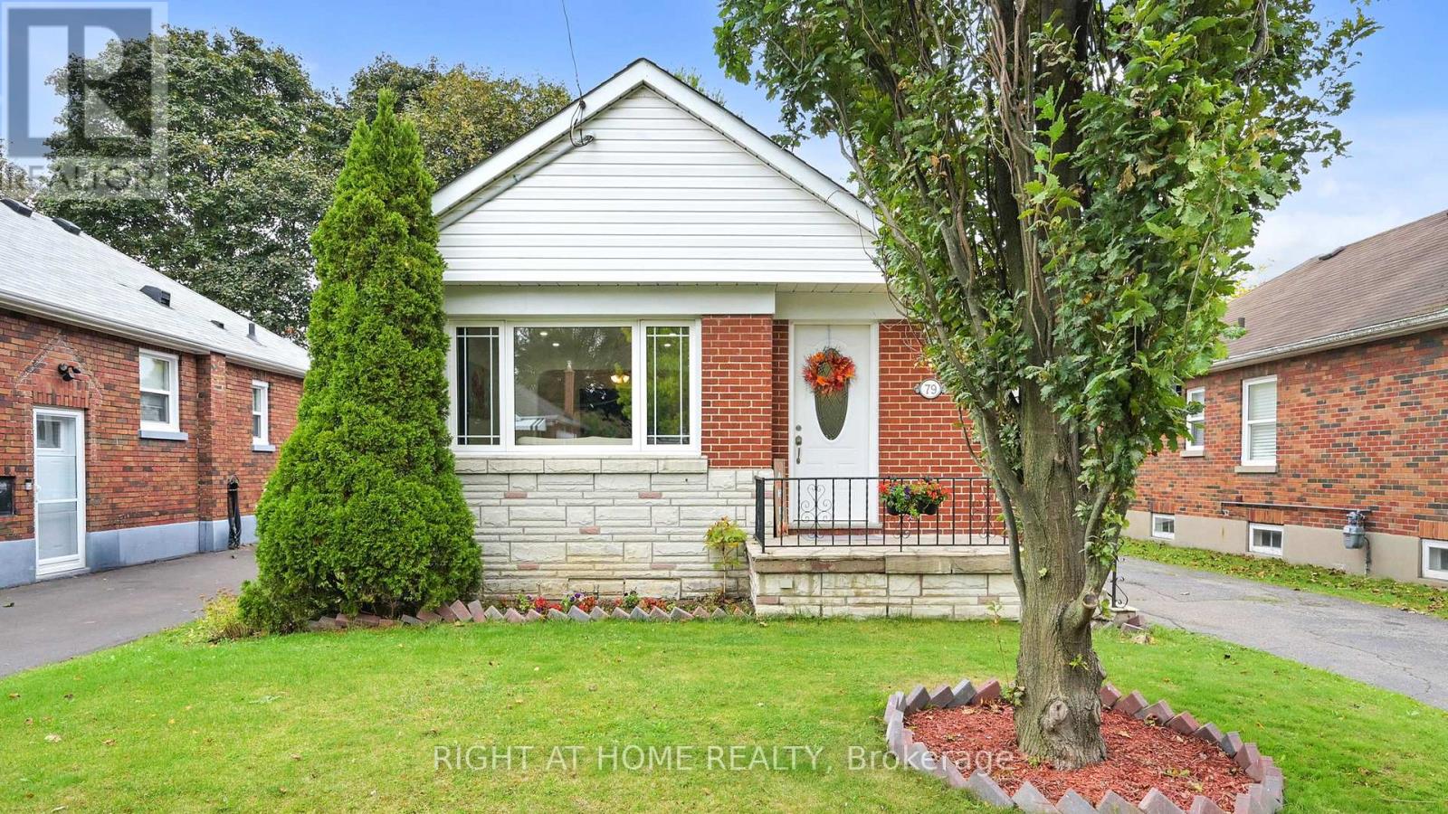 79 OAKES AVENUE, Oshawa, Ontario