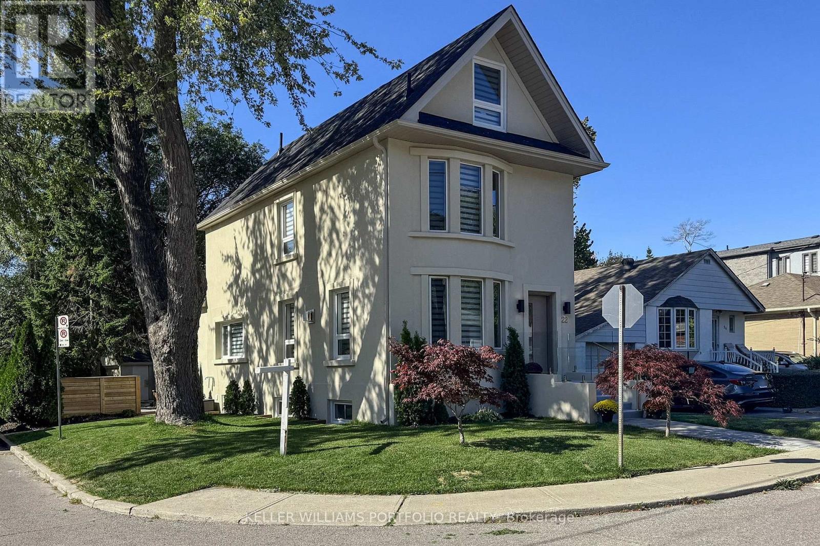 22 PITT AVENUE, Toronto, Ontario