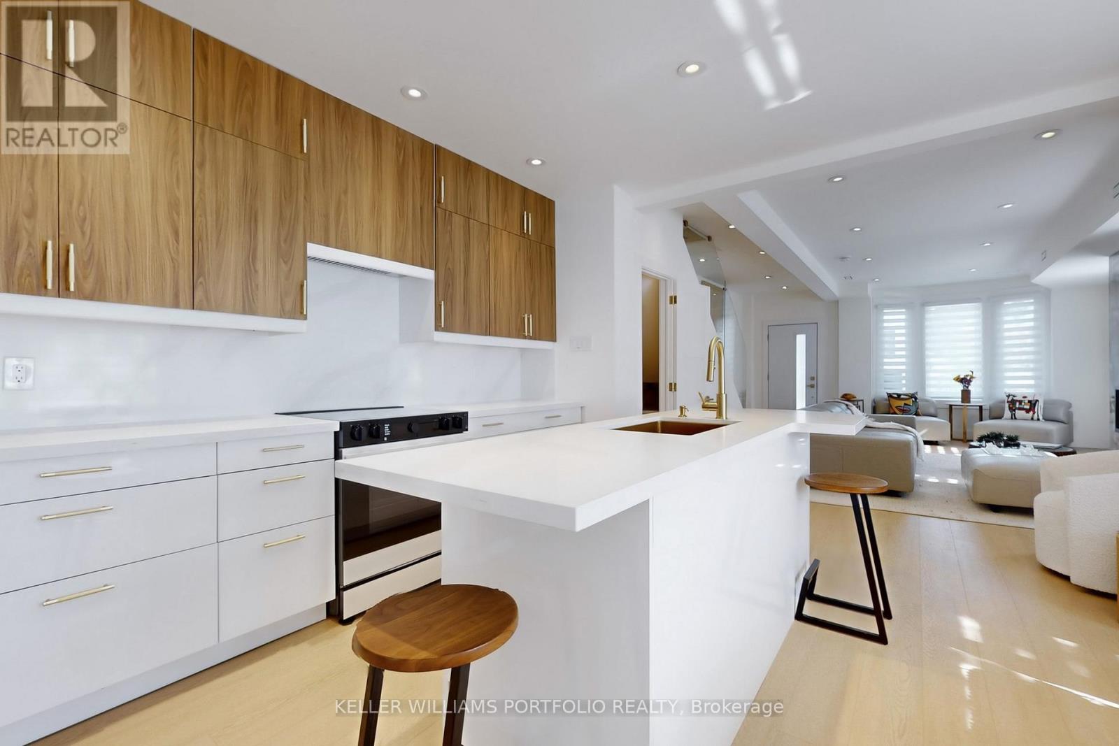 22 Pitt Avenue, Toronto, Ontario  M1L 2R1 - Photo 12 - E12462125