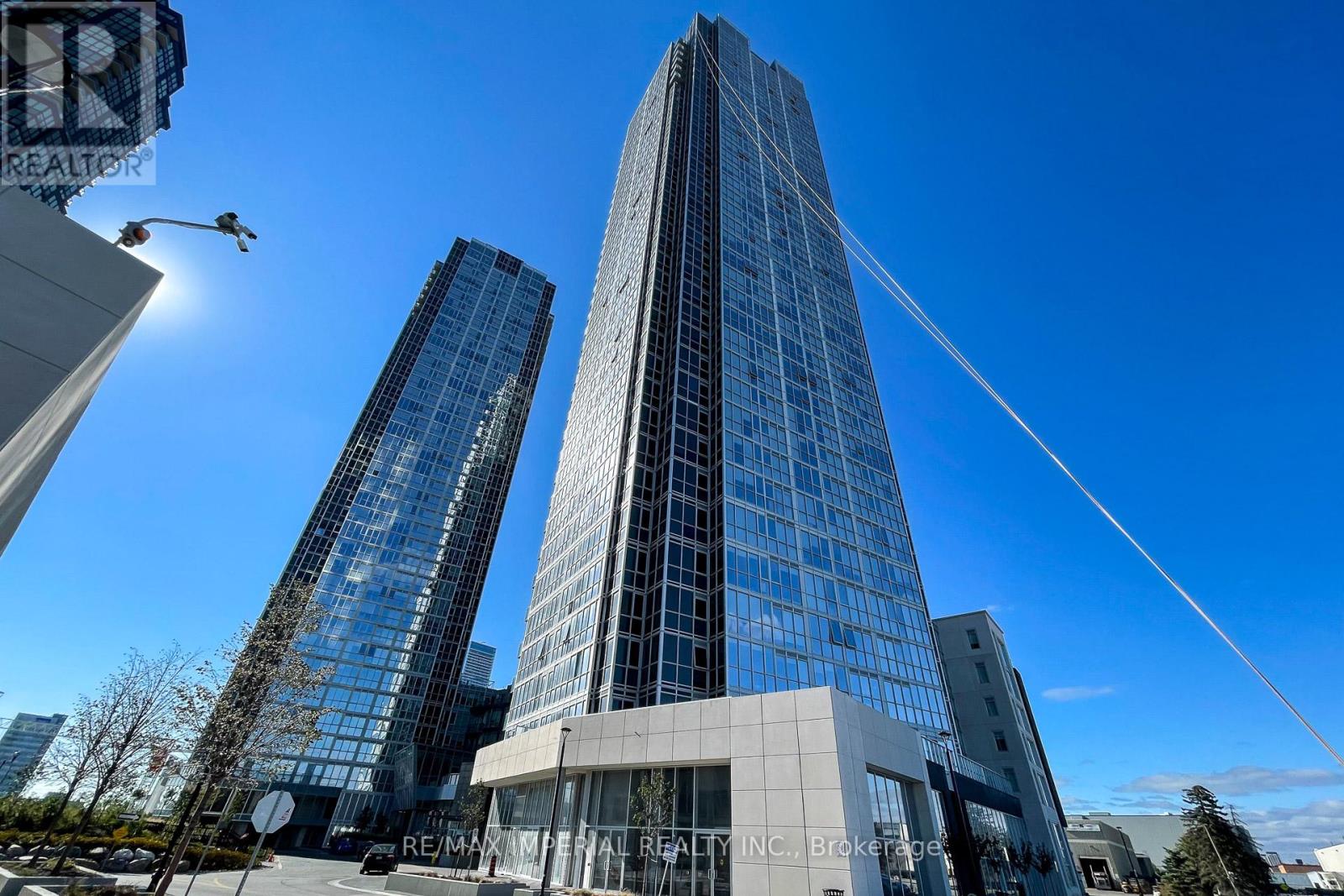 701 - 2916 HIGHWAY 7, Vaughan, Ontario