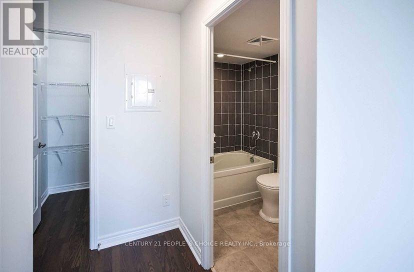 2807 - 208 Enfield Place, Mississauga, Ontario  L5B 0G8 - Photo 13 - W12462097