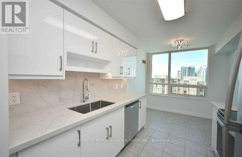 2807 - 208 Enfield Place, Mississauga, Ontario  L5B 0G8 - Photo 7 - W12462097