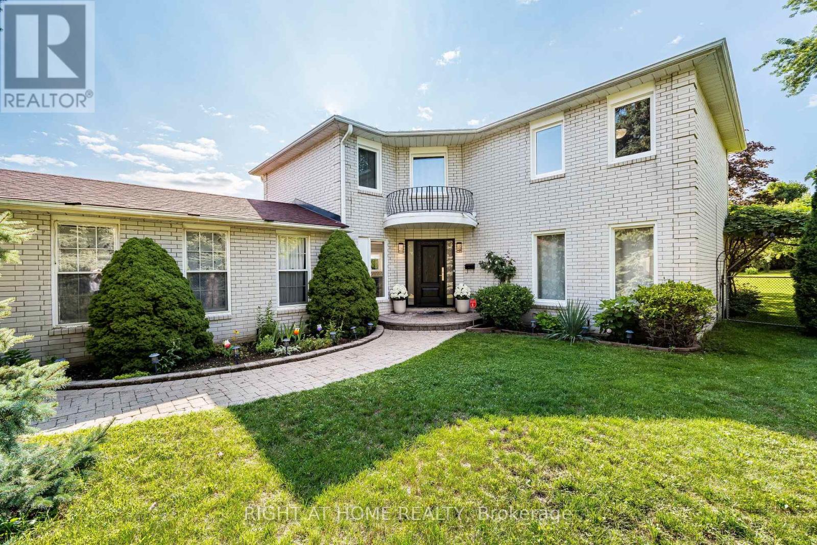 3981 MAHOGANY ROW, Mississauga, Ontario