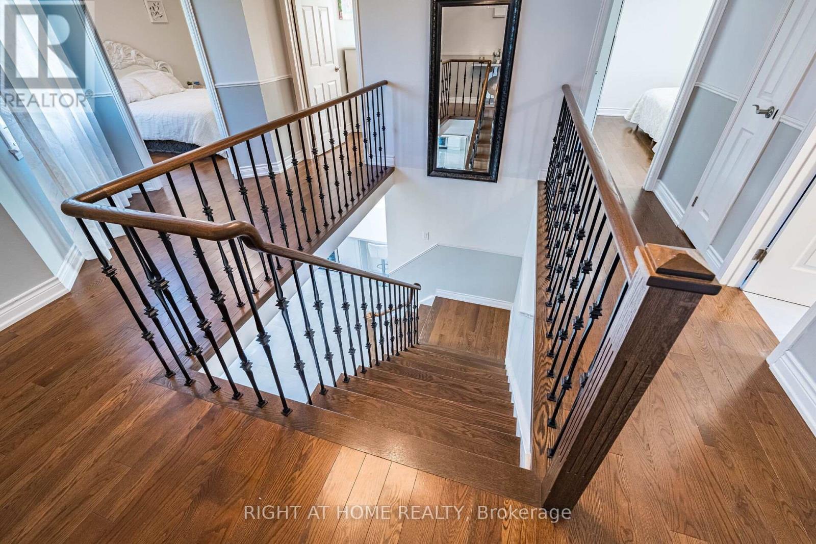 3981 Mahogany Row, Mississauga, Ontario  L4W 2H7 - Photo 18 - W12462101