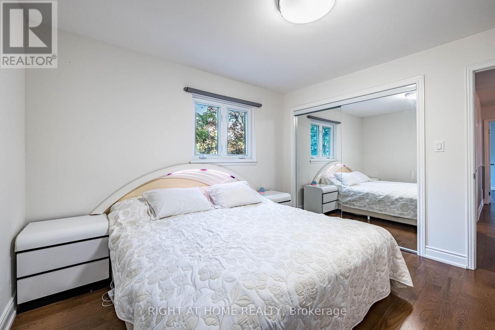 3981 Mahogany Row, Mississauga, Ontario  L4W 2H7 - Photo 22 - W12462101