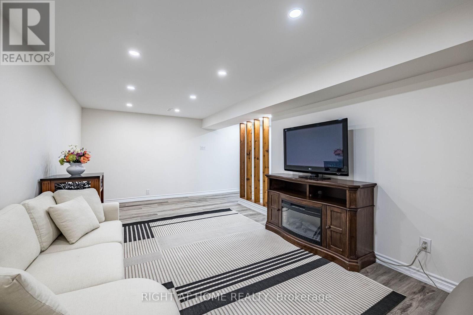 3981 Mahogany Row, Mississauga, Ontario  L4W 2H7 - Photo 30 - W12462101
