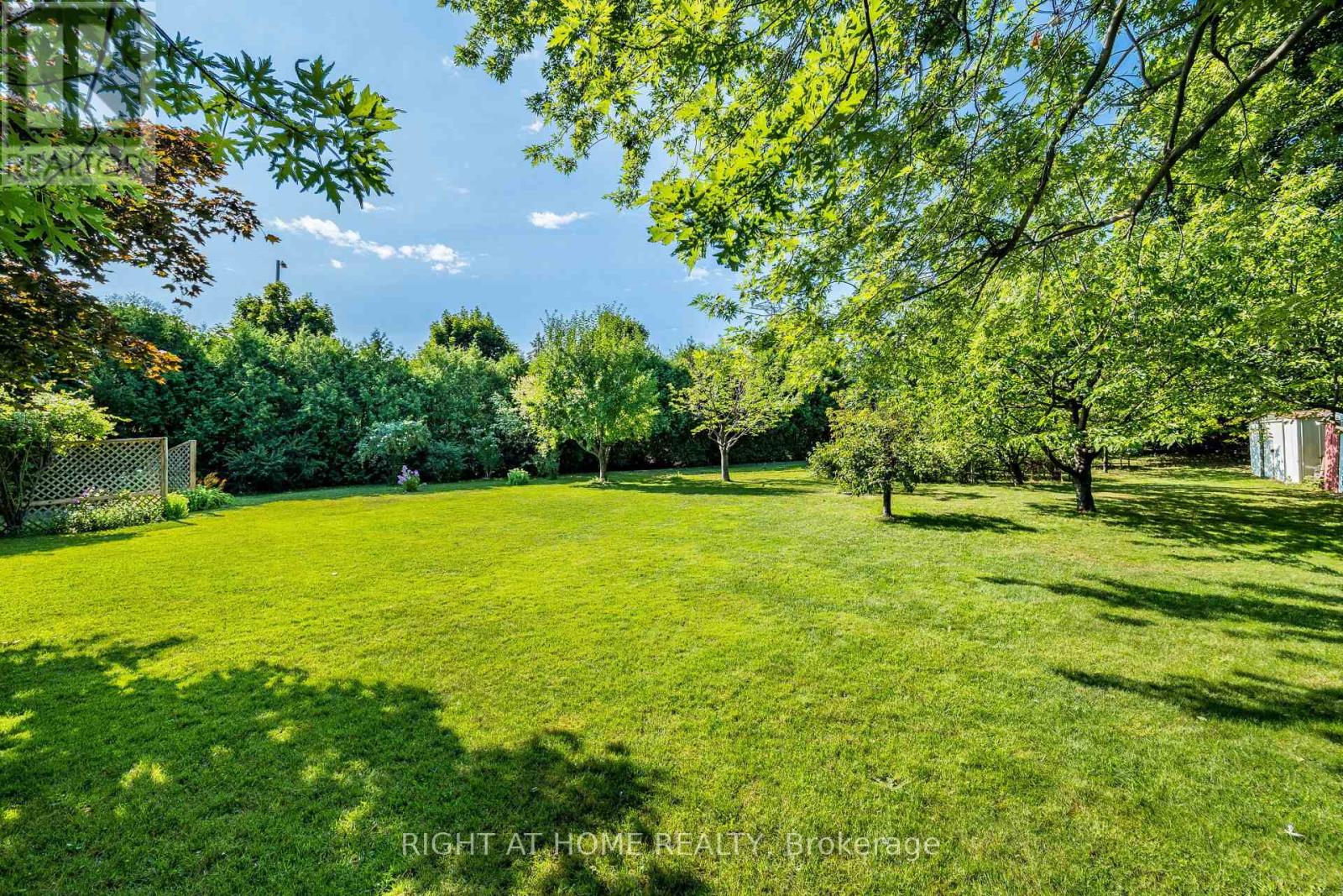 3981 Mahogany Row, Mississauga, Ontario  L4W 2H7 - Photo 39 - W12462101