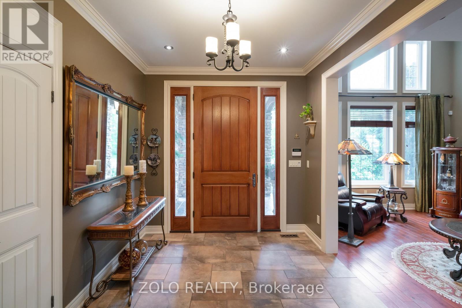 4658 Lyons Parkway, Niagara Falls, Ontario  L2G 0A4 - Photo 4 - X12462109