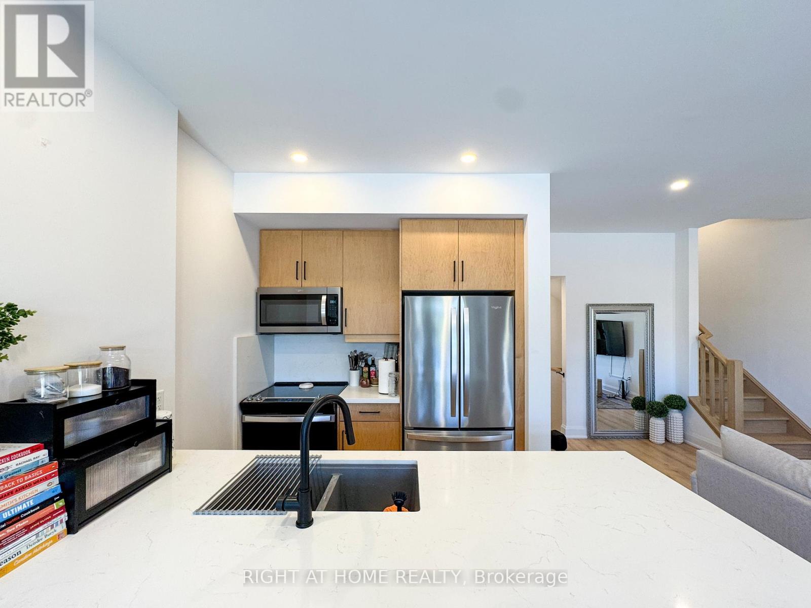 23 - 292 Vine Street, St. Catharines, Ontario  L2M 4T3 - Photo 12 - X12462114