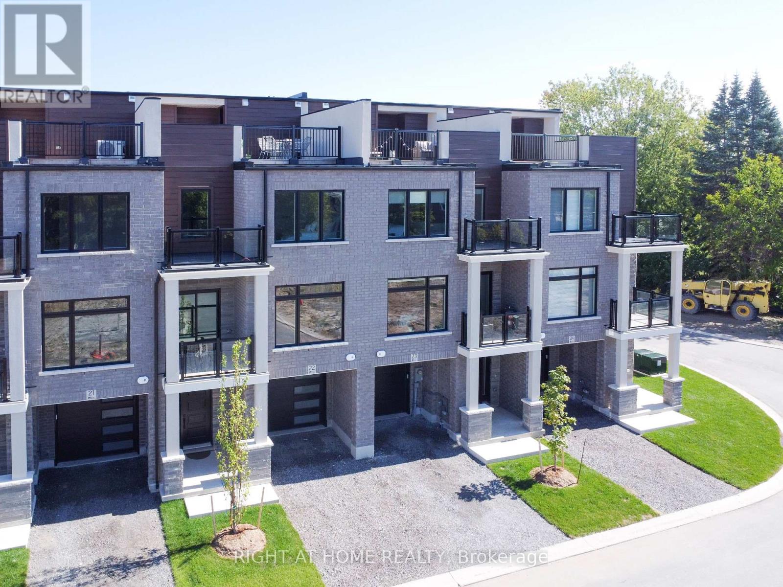 23 - 292 Vine Street, St. Catharines, Ontario  L2M 4T3 - Photo 3 - X12462114