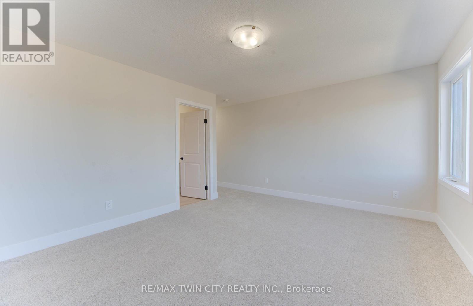171 Otterbein Road, Kitchener, Ontario  N2B 0A8 - Photo 22 - X12462123