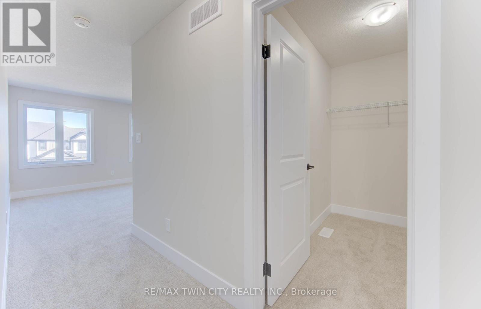 171 Otterbein Road, Kitchener, Ontario  N2B 0A8 - Photo 24 - X12462123