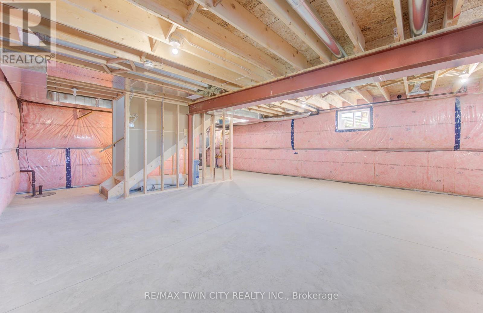 171 Otterbein Road, Kitchener, Ontario  N2B 0A8 - Photo 33 - X12462123