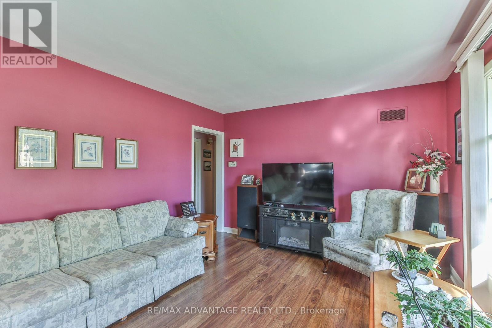 237 Rainbow Avenue, London East, Ontario  N5W 4V9 - Photo 4 - X12462135