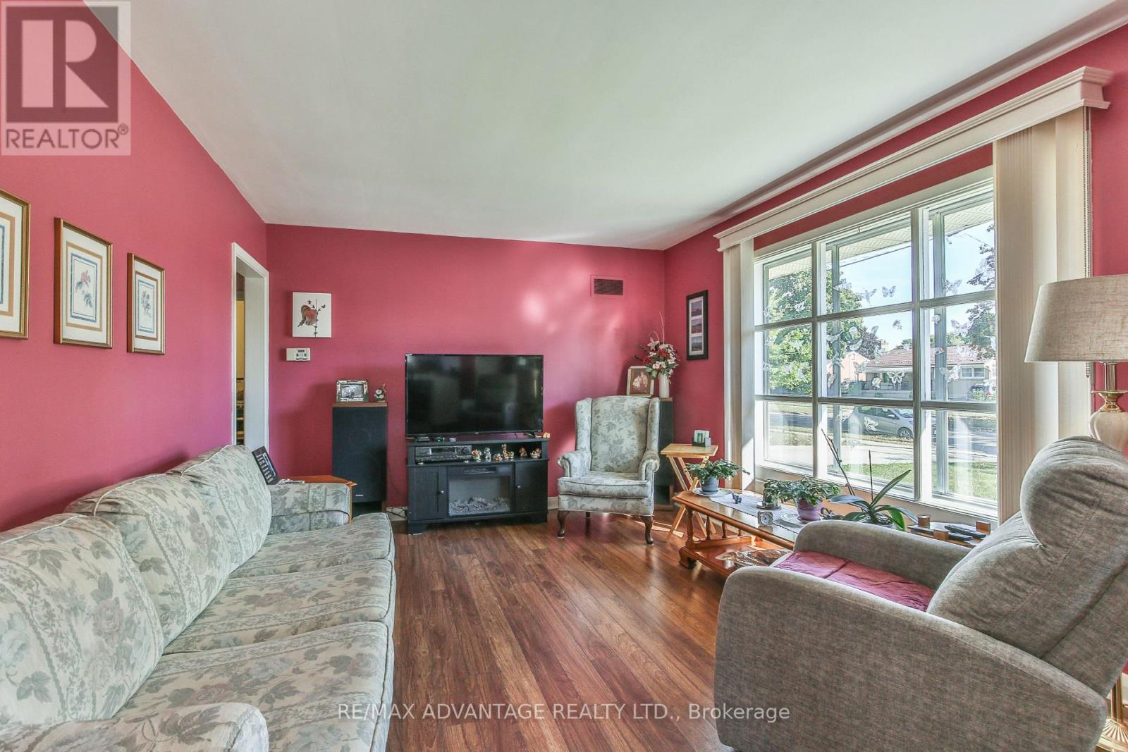 237 Rainbow Avenue, London East, Ontario  N5W 4V9 - Photo 5 - X12462135