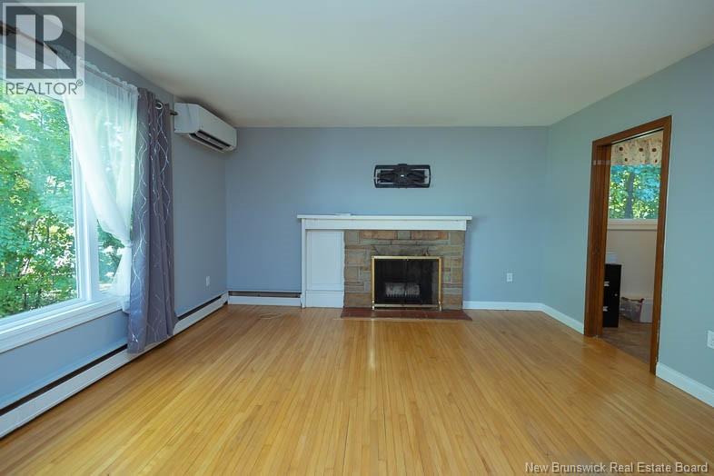 30 Canterbury Drive, Fredericton, New Brunswick  E3B 4L6 - Photo 13 - NB128206