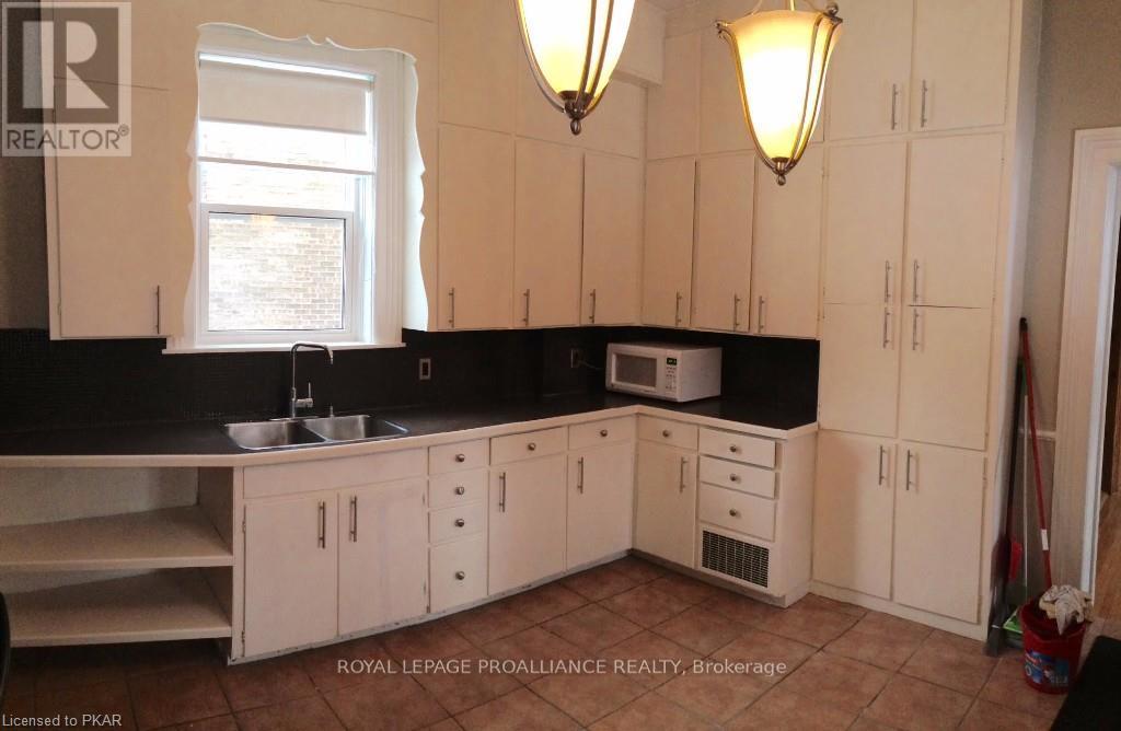 199 Dalhousie Street, Peterborough, Ontario  K9J 2M1 - Photo 7 - X12451169