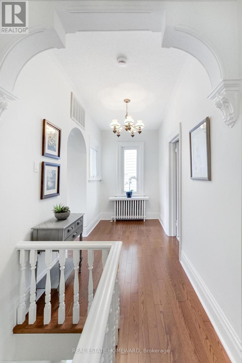 66 Badgerow Avenue, Toronto, Ontario  M4M 1V4 - Photo 6 - E12462133