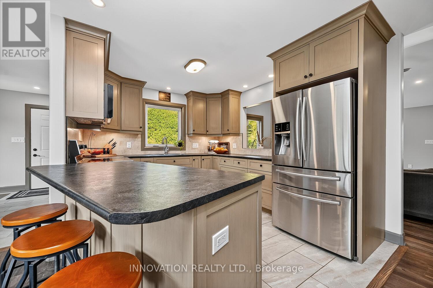 934 Maple Hill Road, North Grenville, Ontario  K0G 1T0 - Photo 10 - X12461574