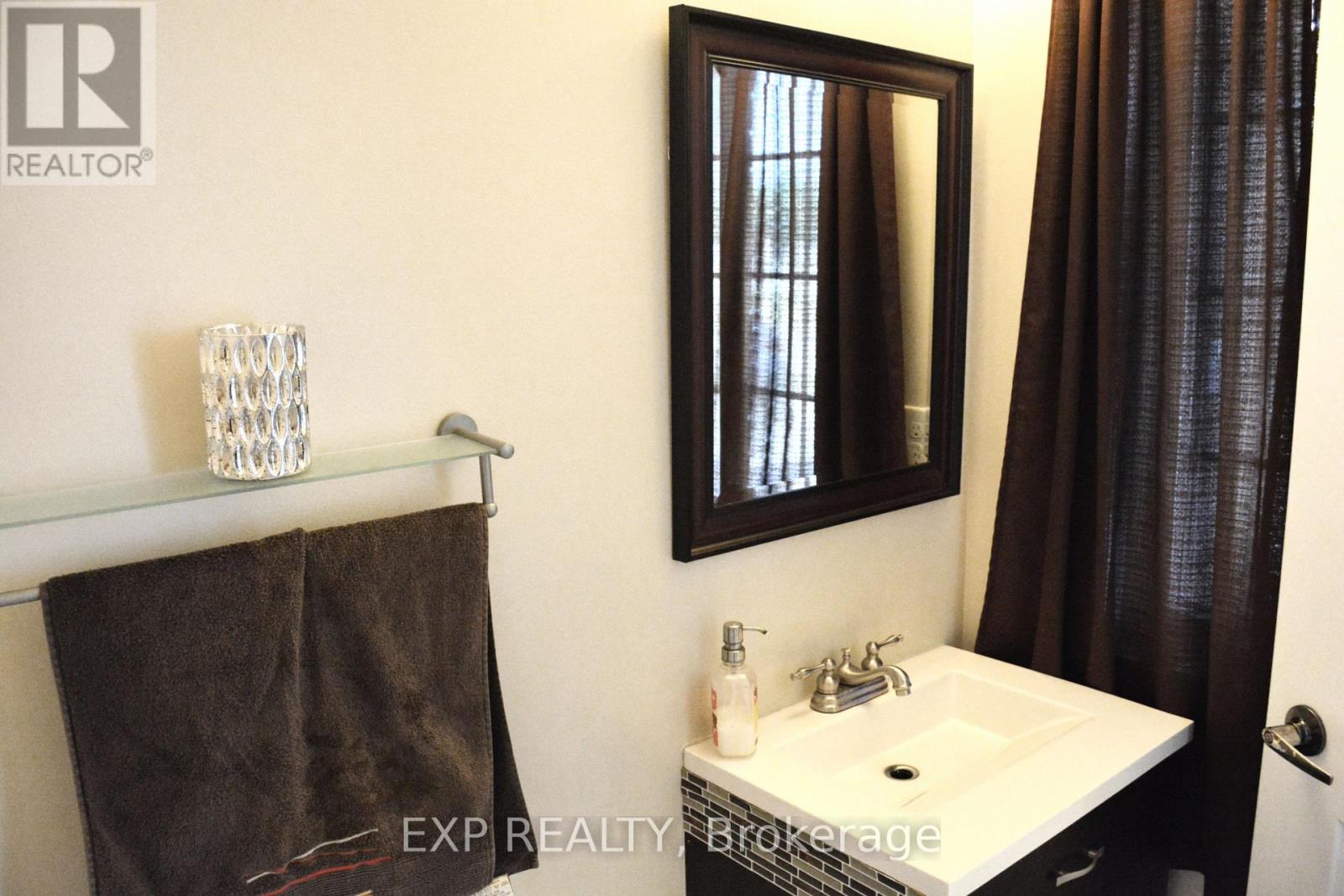 116 Goldham Way, Halton Hills, Ontario  L7G 0C8 - Photo 13 - W12462128