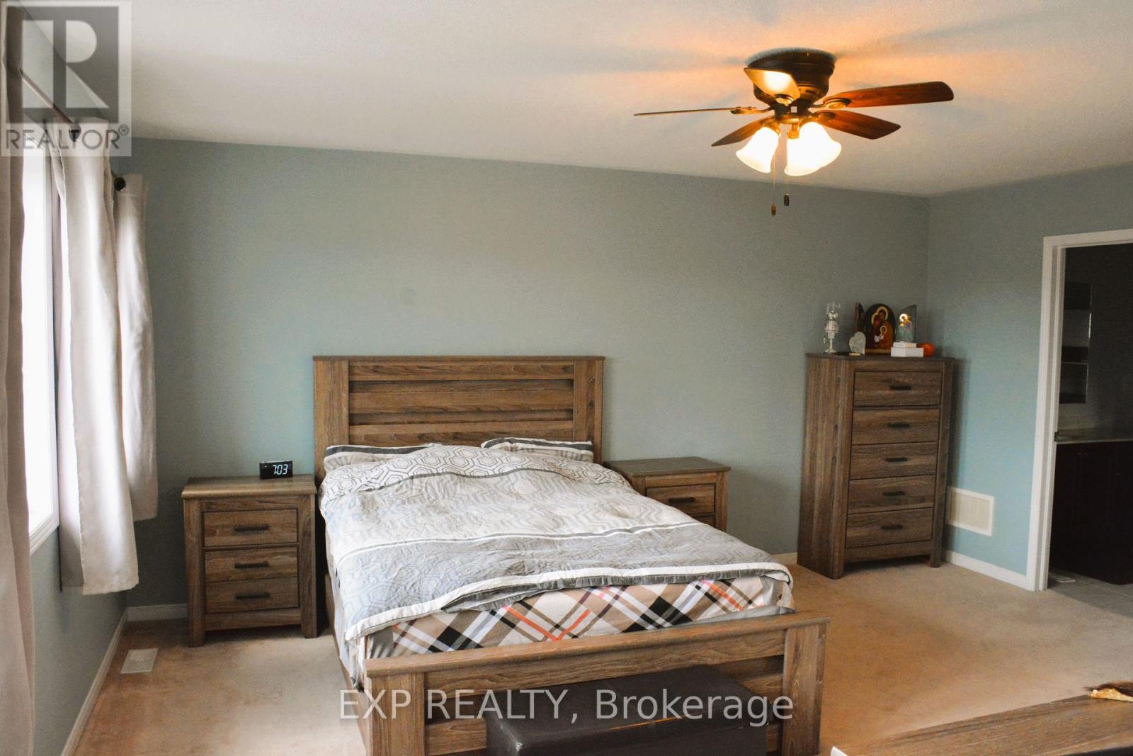 116 Goldham Way, Halton Hills, Ontario  L7G 0C8 - Photo 14 - W12462128
